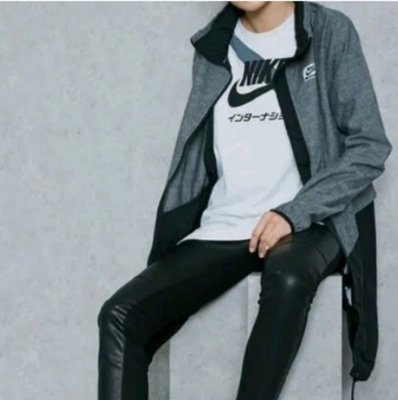 Nike women's S international jacket parka 831685-010 black gray hideaway hoodie - Picture 2 of 12